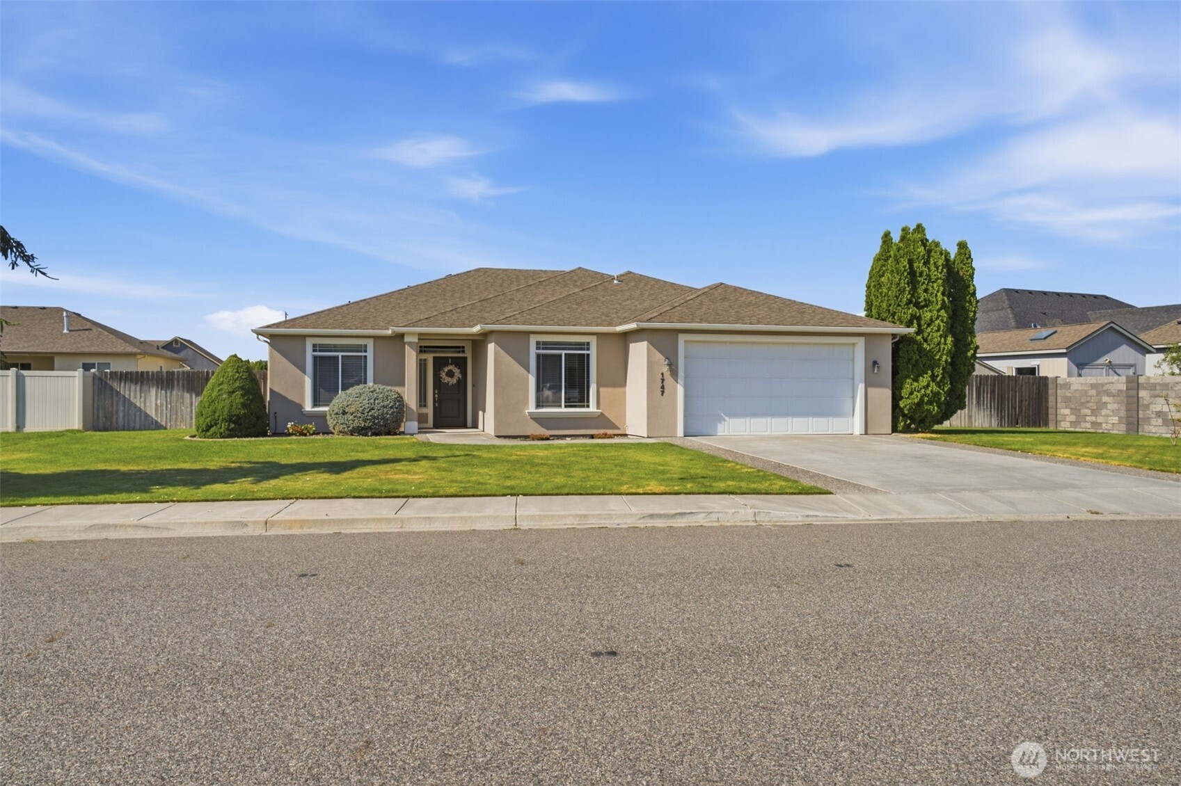 1747 Sunshine Ave Property Photo 1