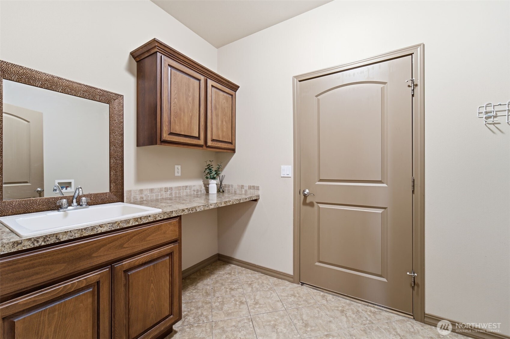 1747 Sunshine Ave Property Photo 30