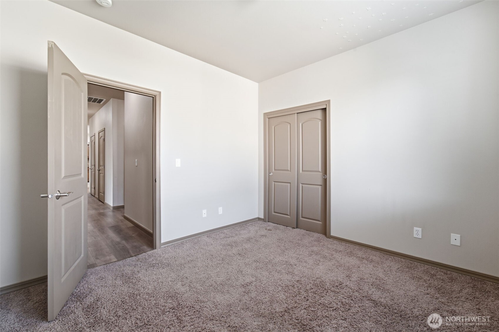 1747 Sunshine Ave Property Photo 37
