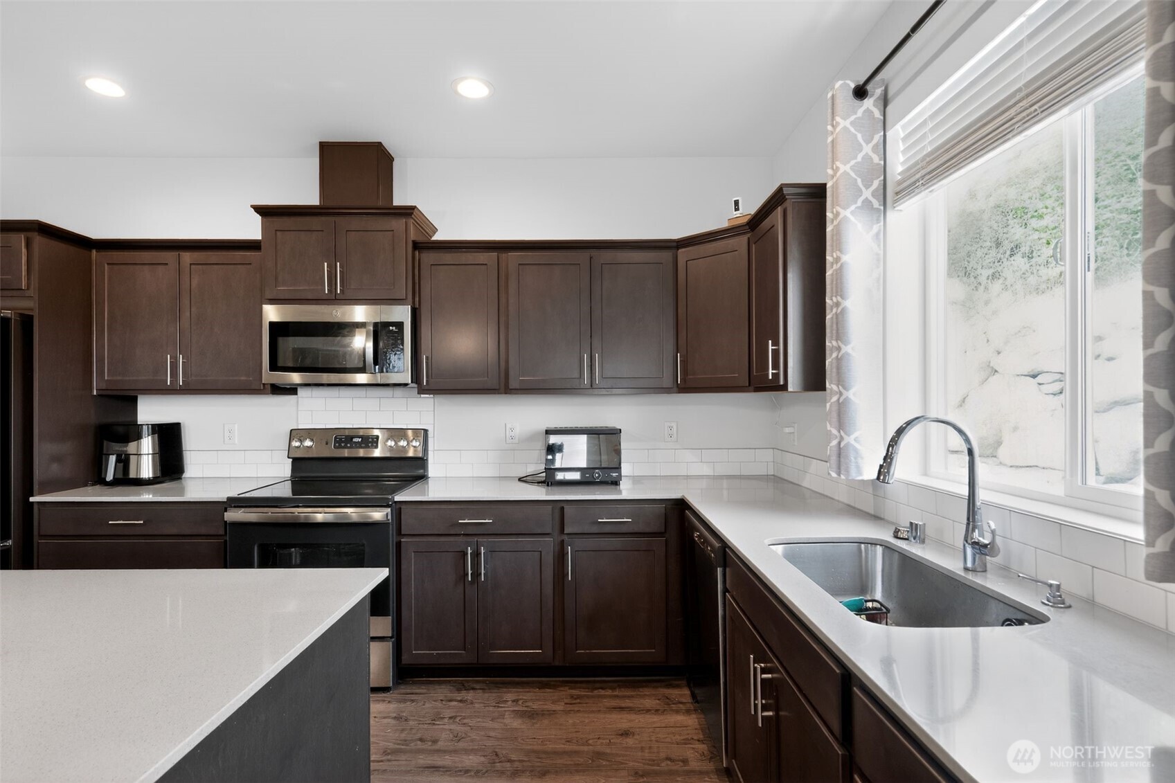 2134 Riverstone Loop Property Photo 8
