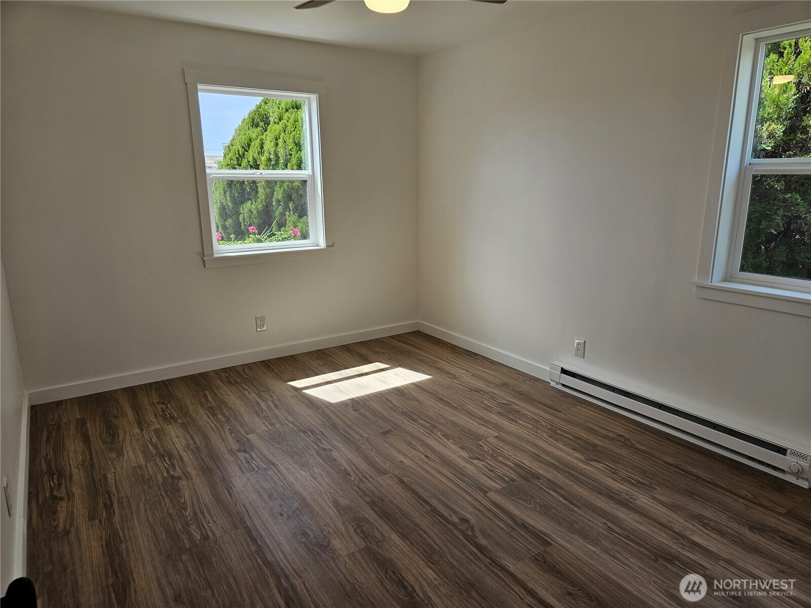 108 W 3rd Street Property Photo 22