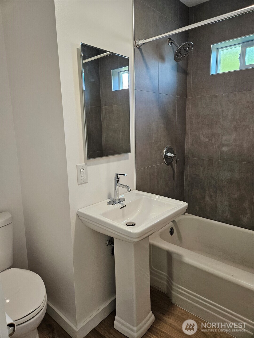 108 W 3rd Street Property Photo 25