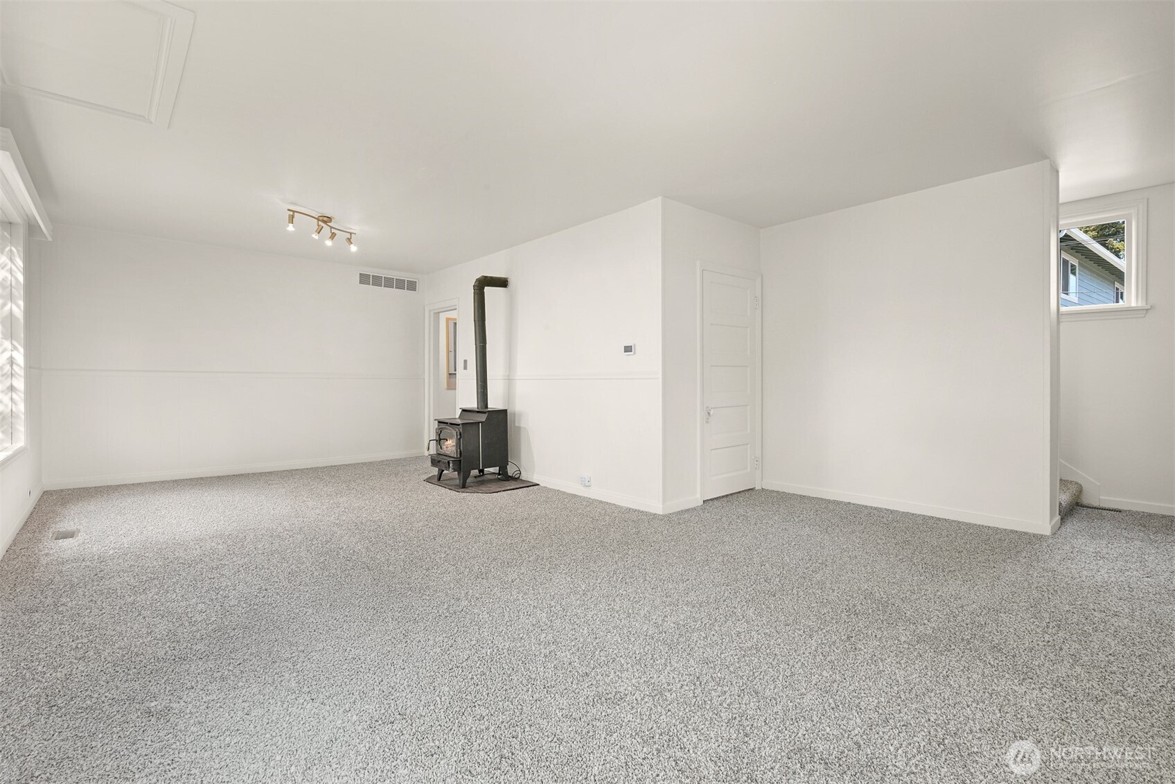 2085 Cottage Place Property Photo 11