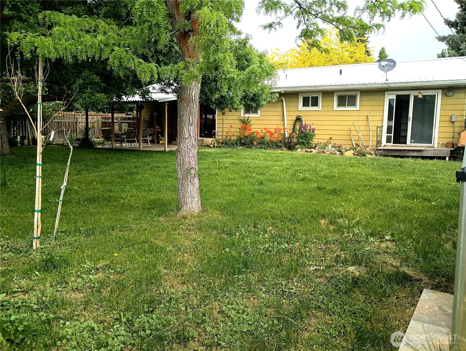 104 W First Street Property Photo 7