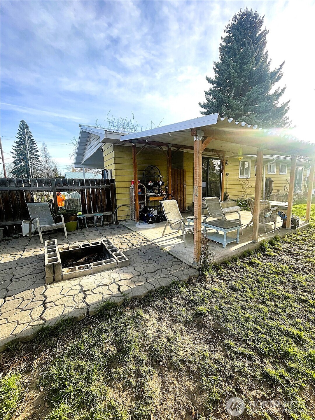 104 W First Street Property Photo 10
