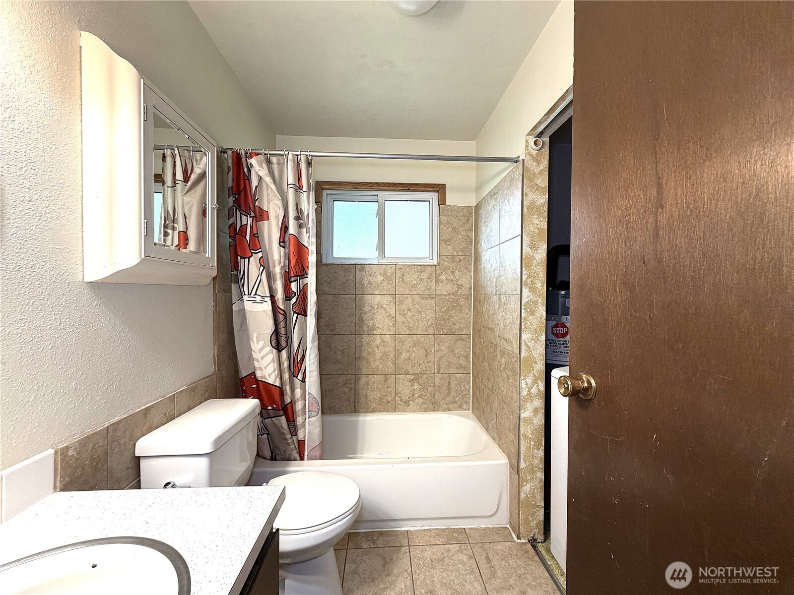 104 W First Street Property Photo 13