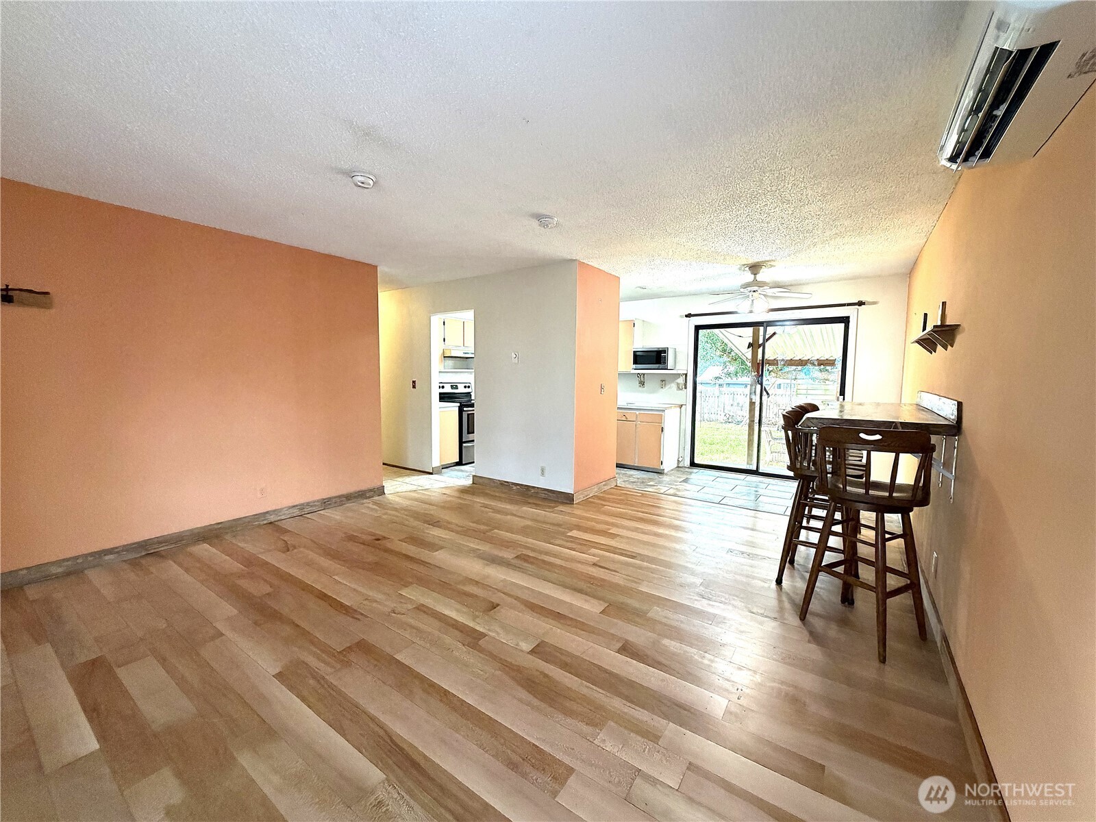 104 W First Street Property Photo 14