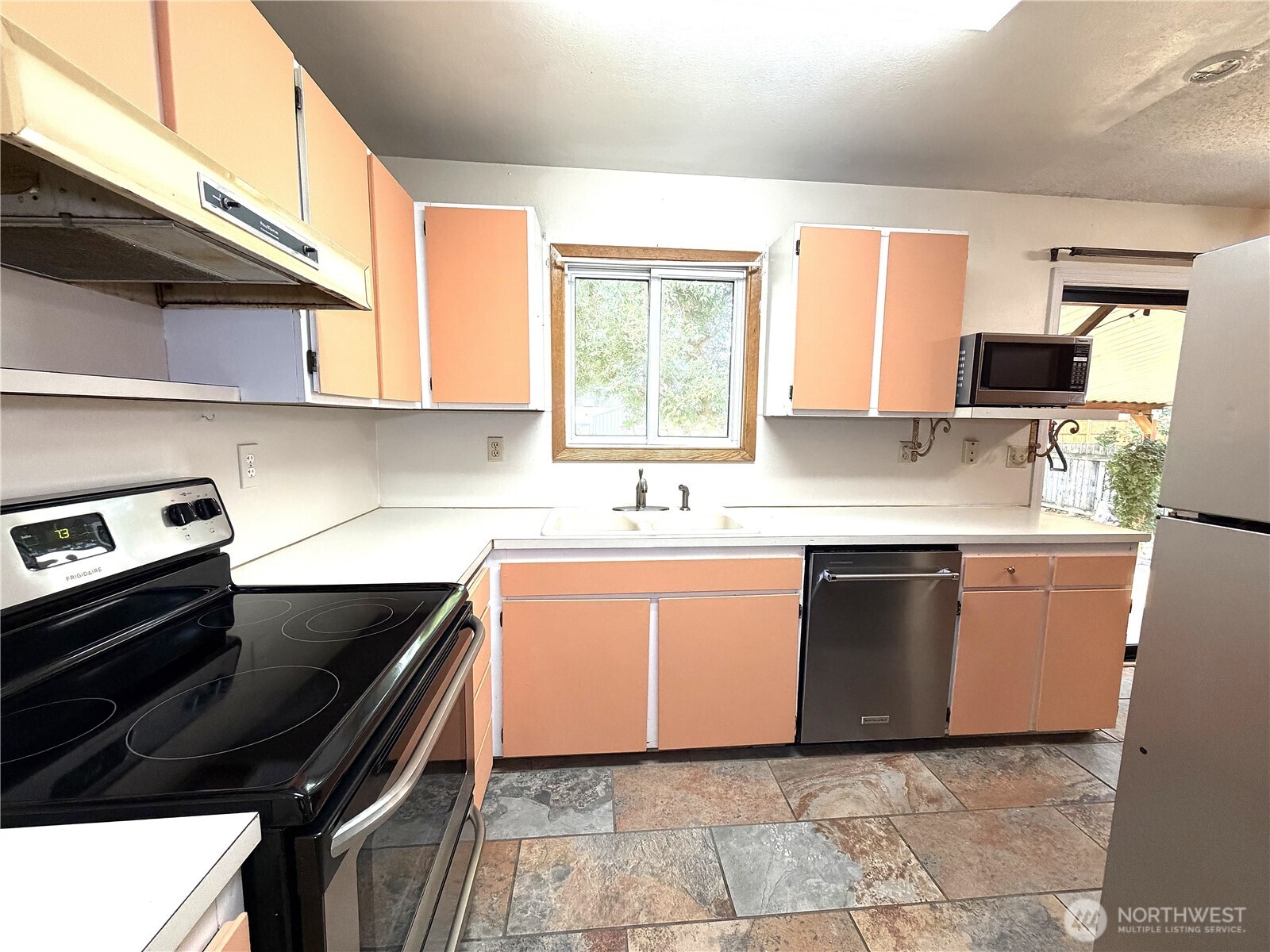 104 W First Street Property Photo 17