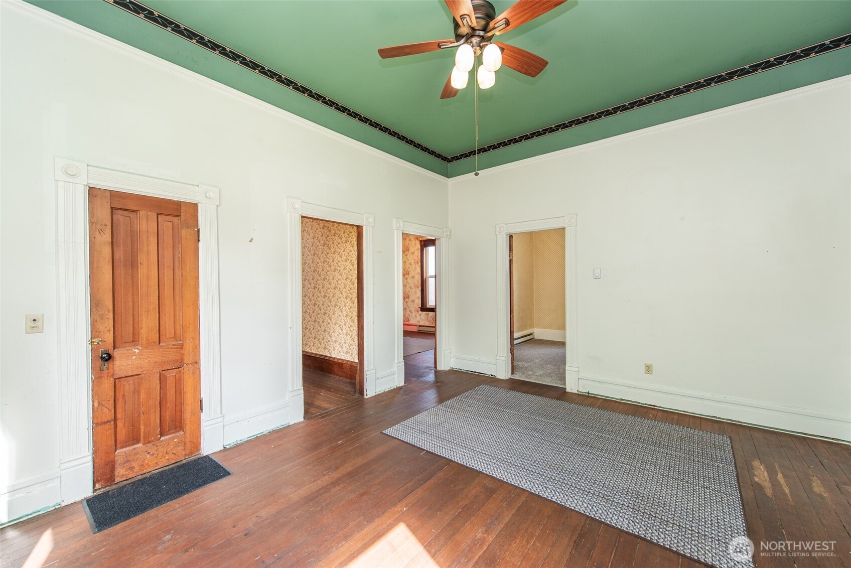 318 W 8th Street Property Photo 26