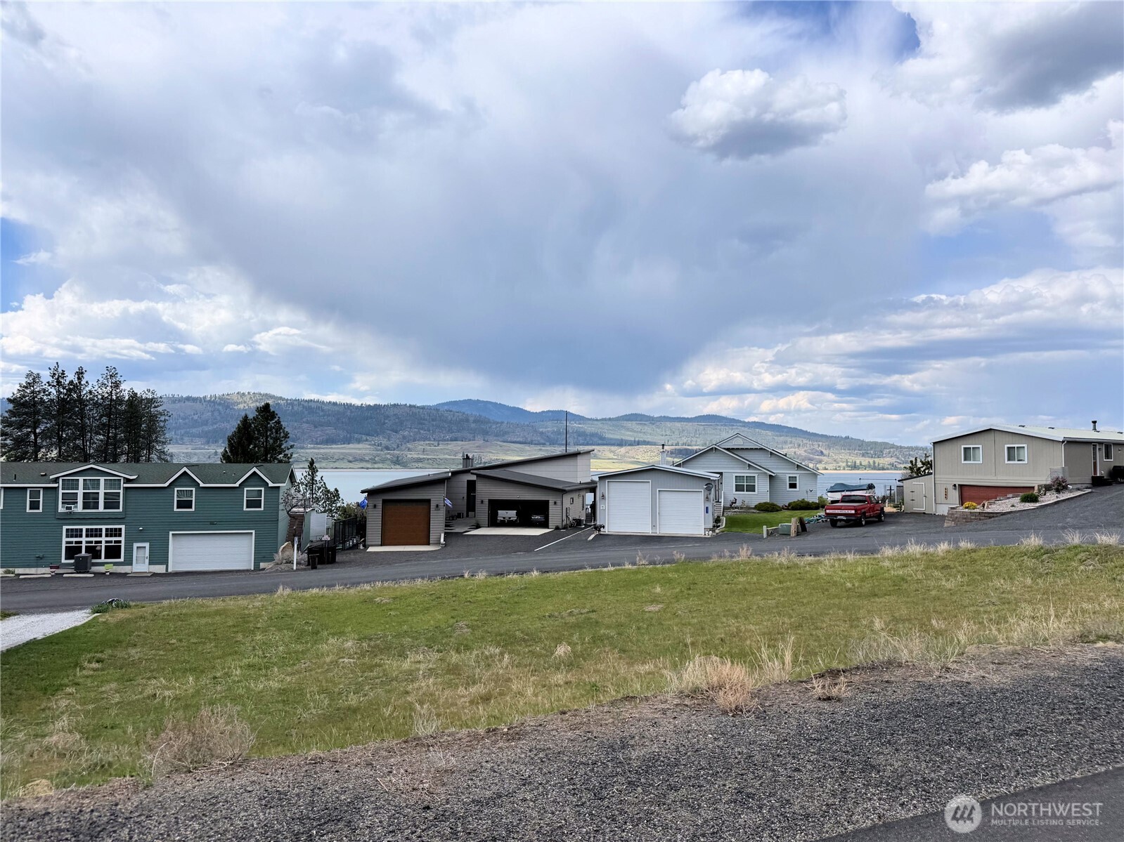 3317 Roosevelt Drive Property Photo 4