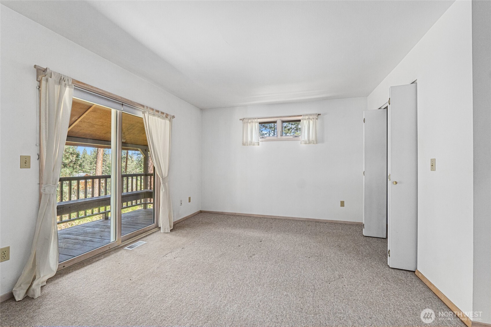 61 Columbia Drive Property Photo 24