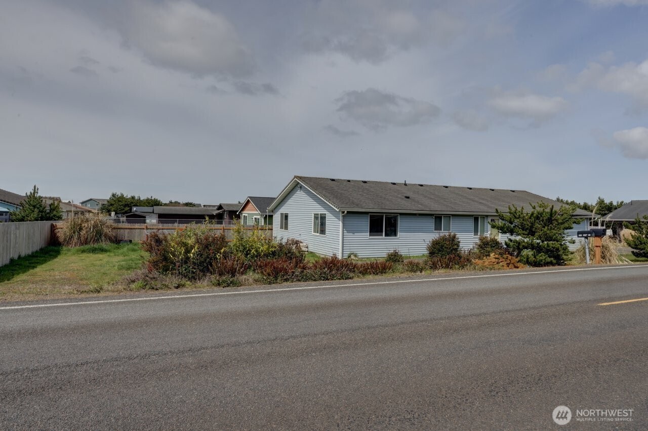 816 325th Street Property Photo 9