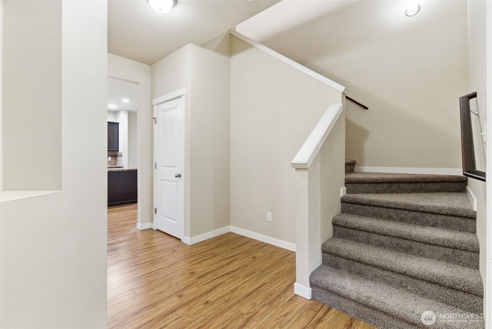 1569 Ne Fontaine Way Property Photo 6