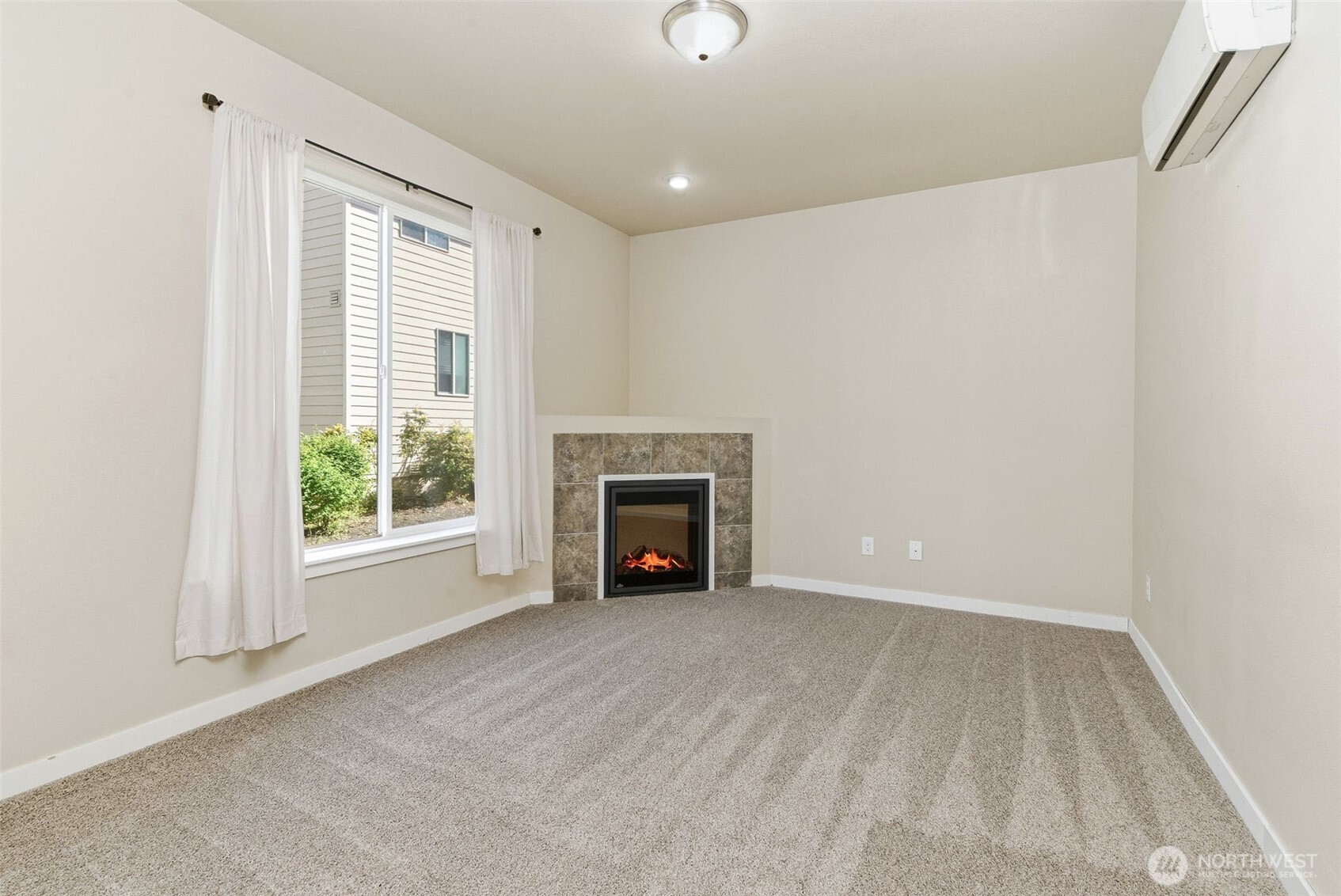 1569 Ne Fontaine Way Property Photo 7