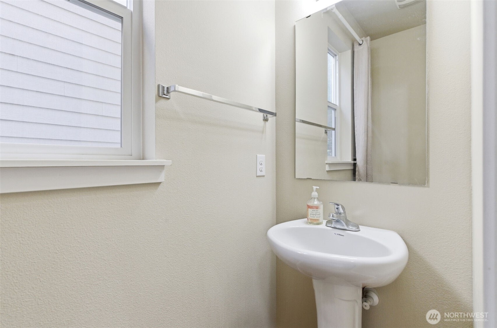 1569 Ne Fontaine Way Property Photo 14