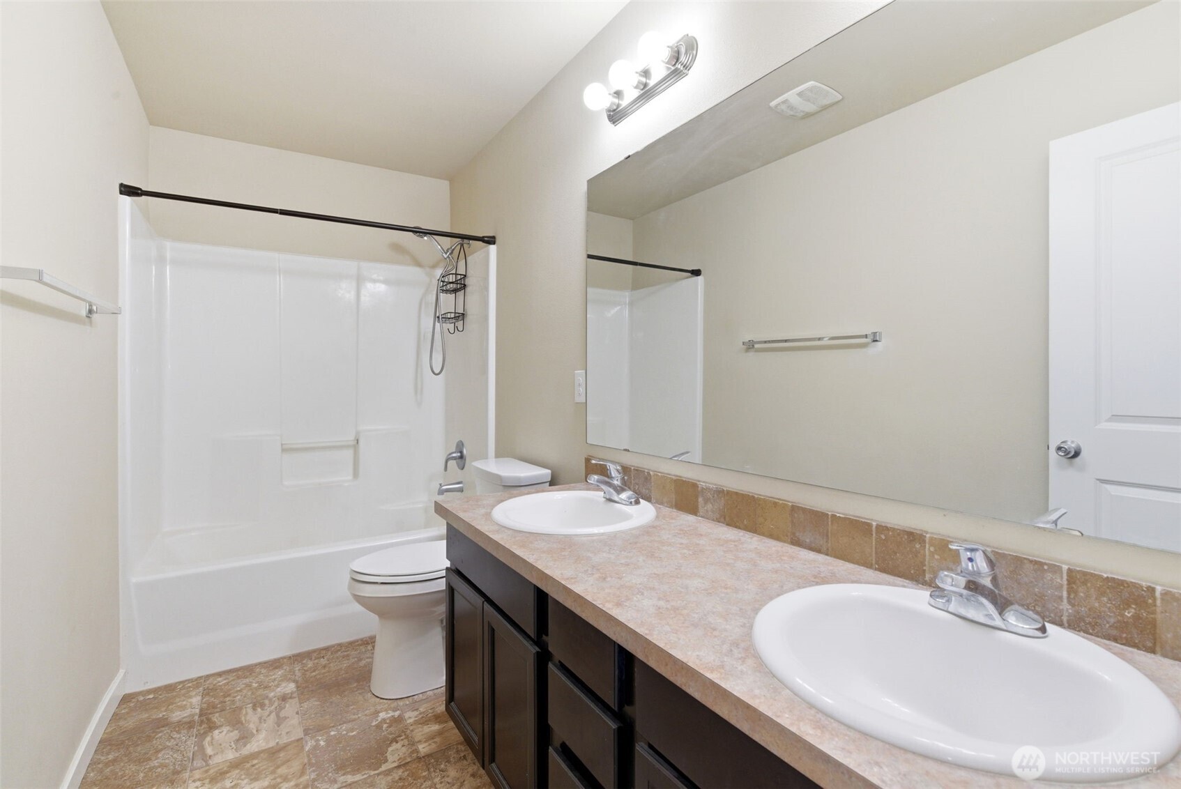 1569 Ne Fontaine Way Property Photo 20