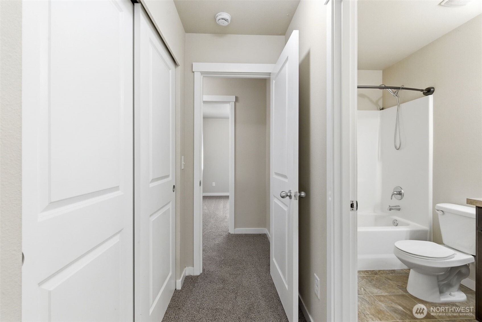 1569 Ne Fontaine Way Property Photo 24