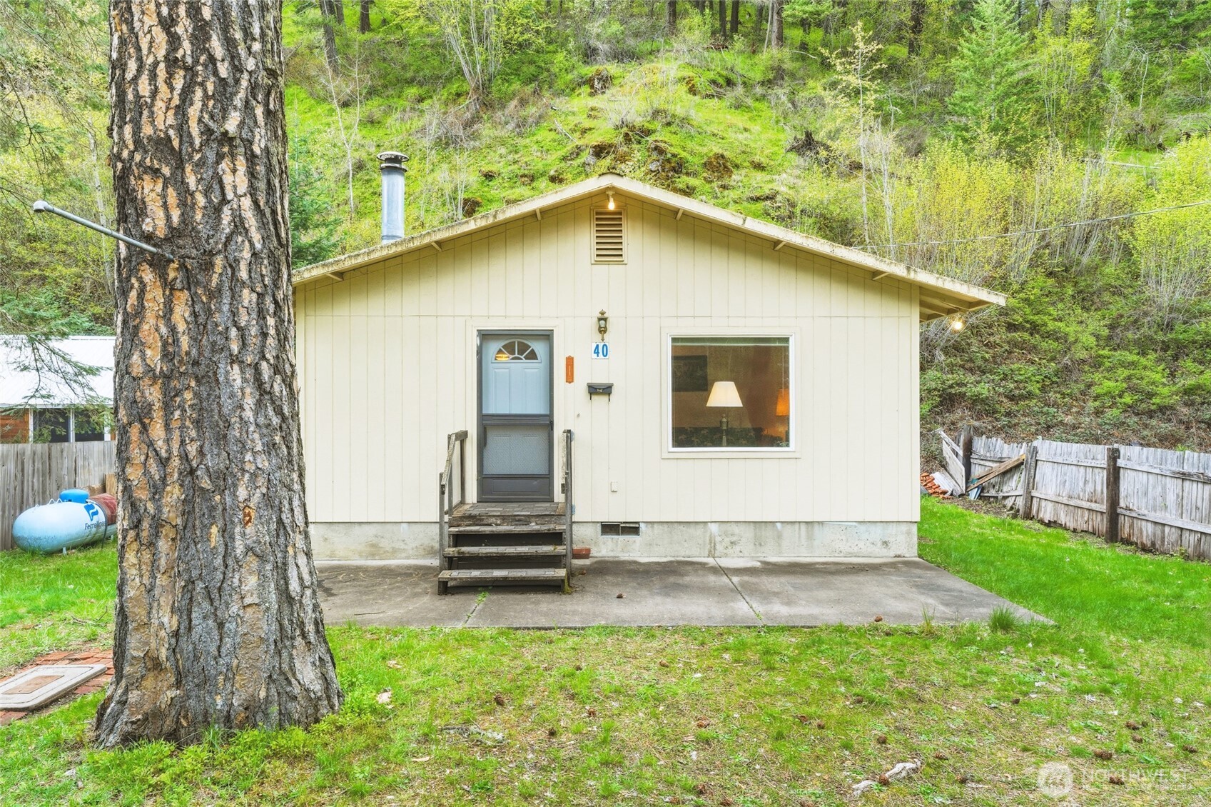 40 Blue Jay Loop Property Photo 2