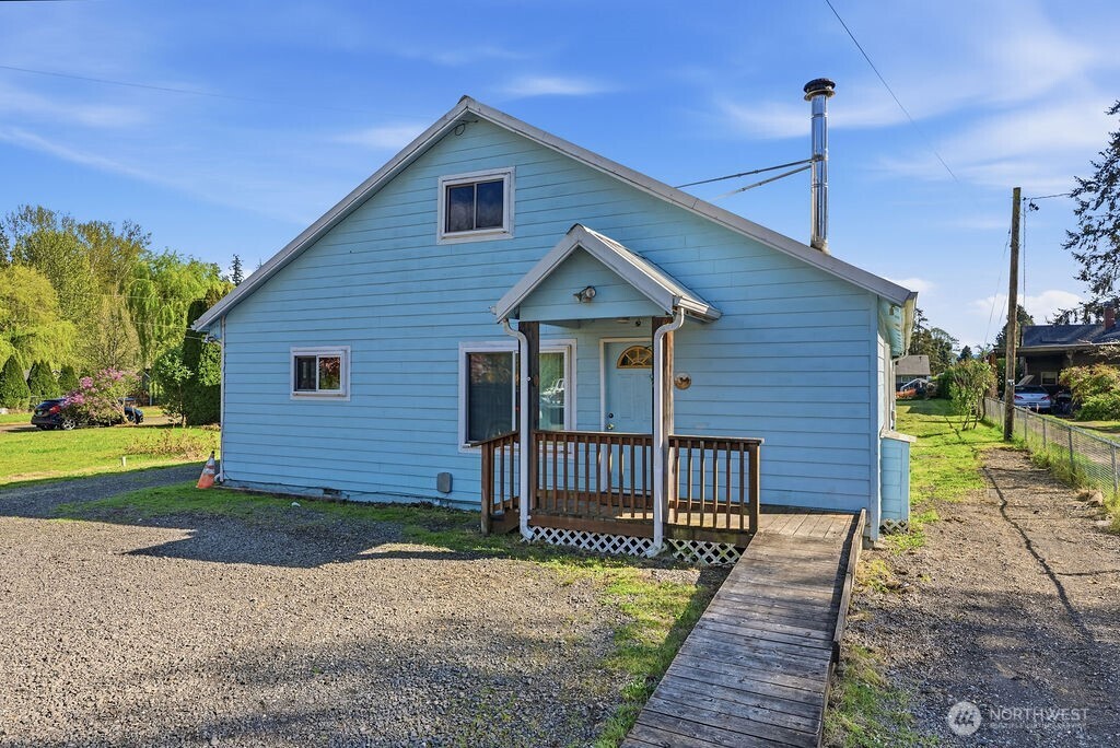 156 Williams Avenue Property Photo 2
