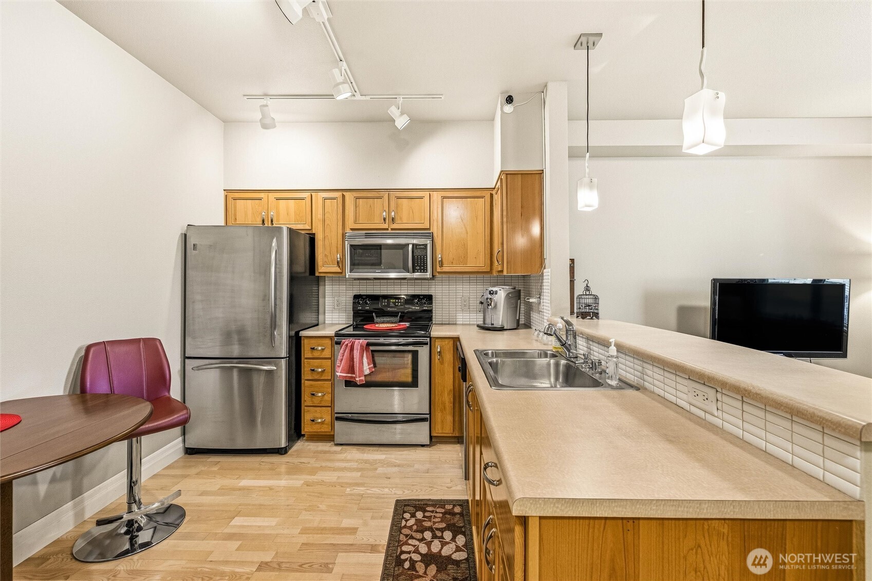 910 Harris Avenue 208 Property Photo 5