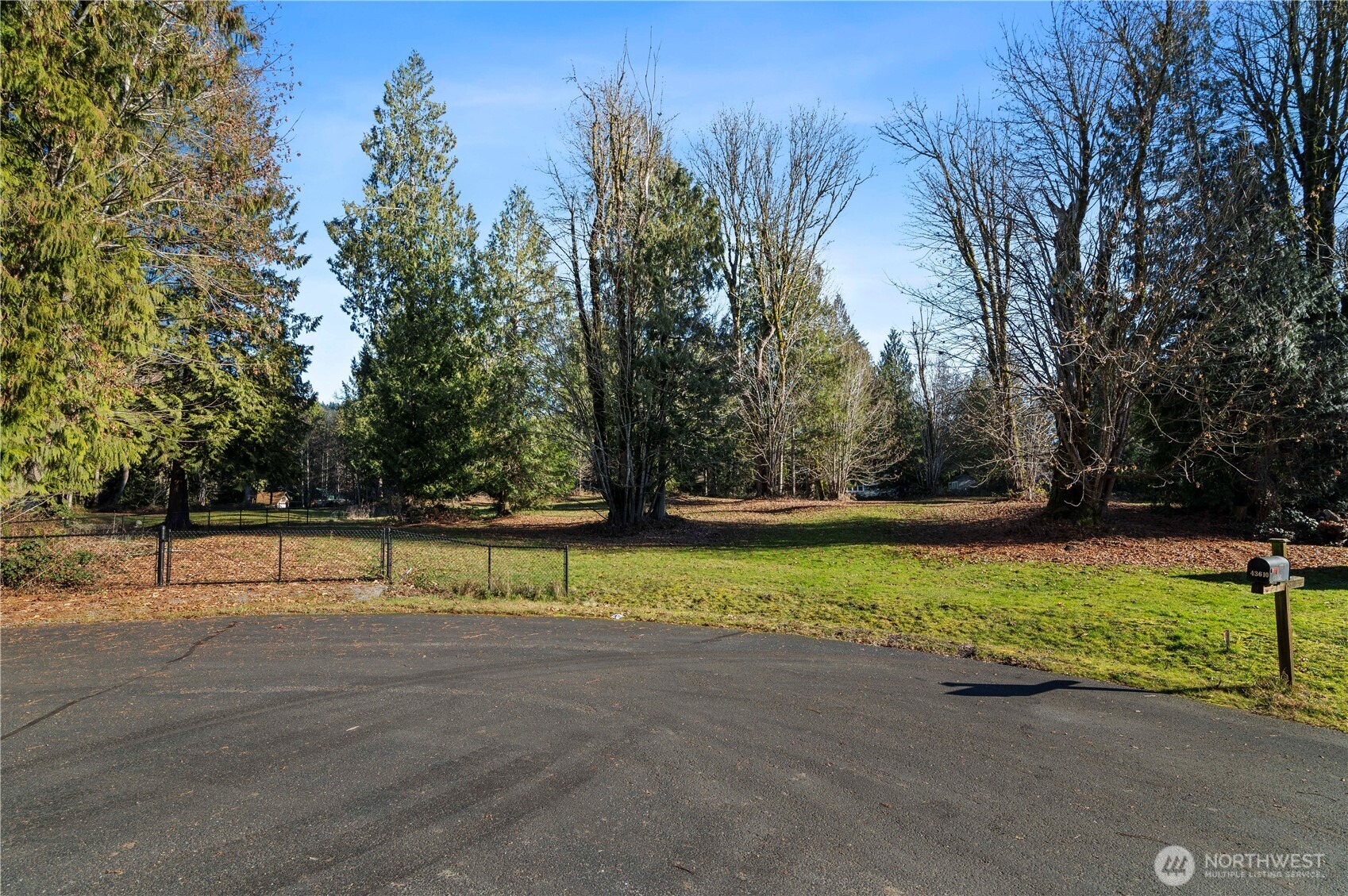 43618 Scenic River Court Property Photo 3