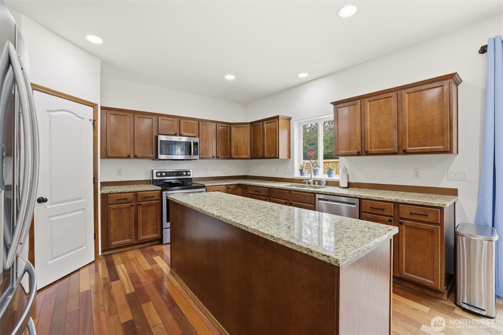 12430 5th Place Property Photo 7