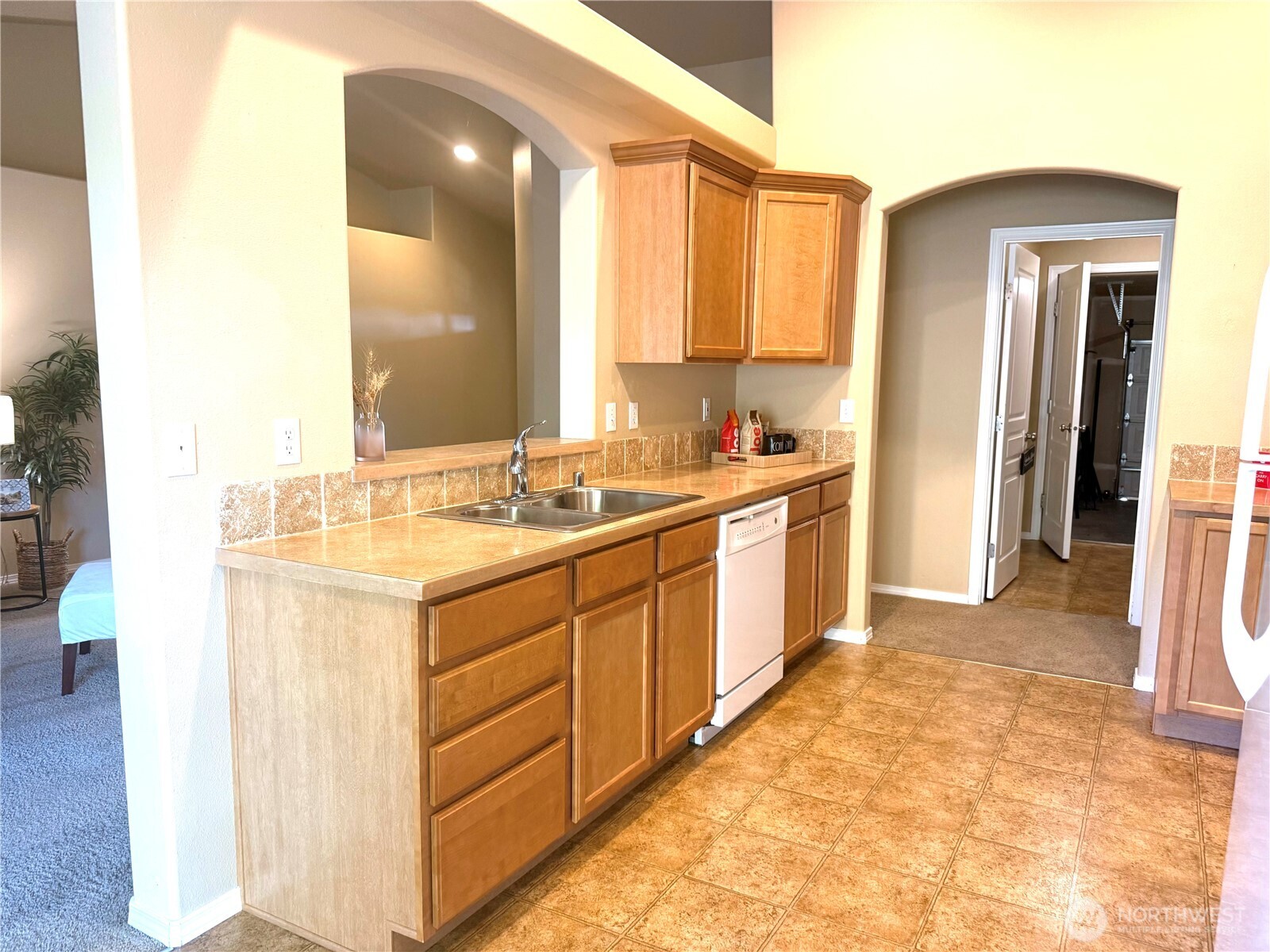 919 Highland Road Property Photo 6