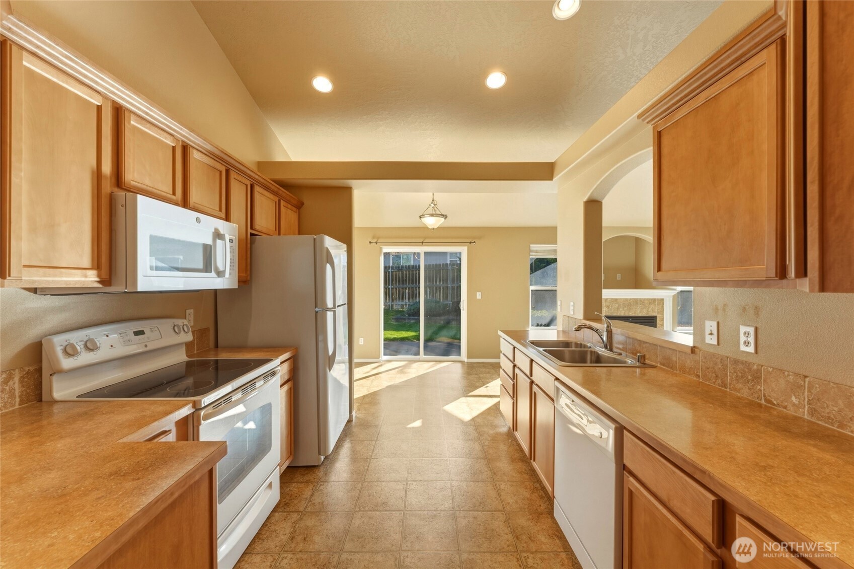 919 Highland Road Property Photo 8