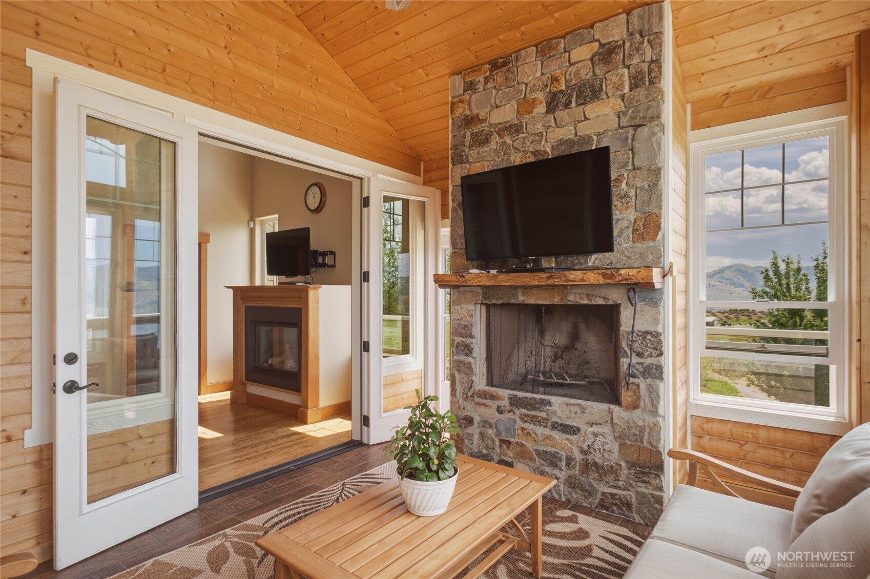 357 Lakayuse Road Property Photo 12
