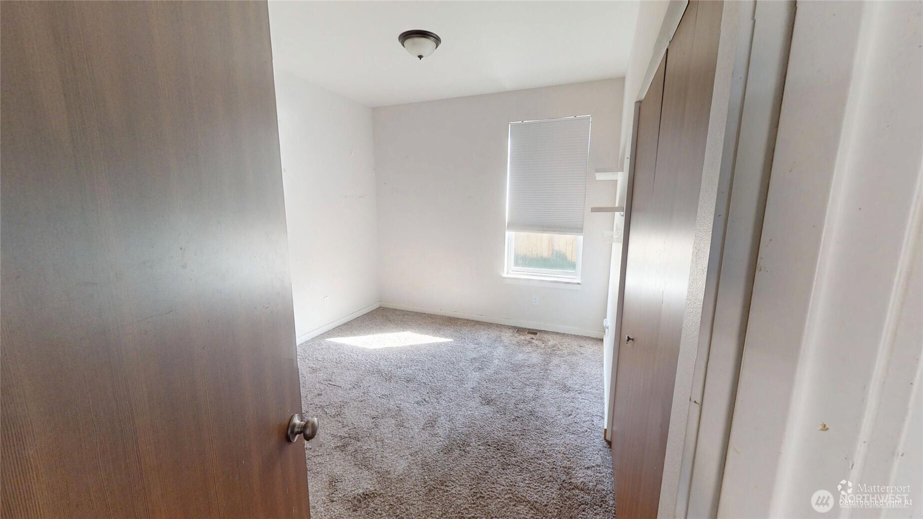 706 Miller Street Property Photo 6