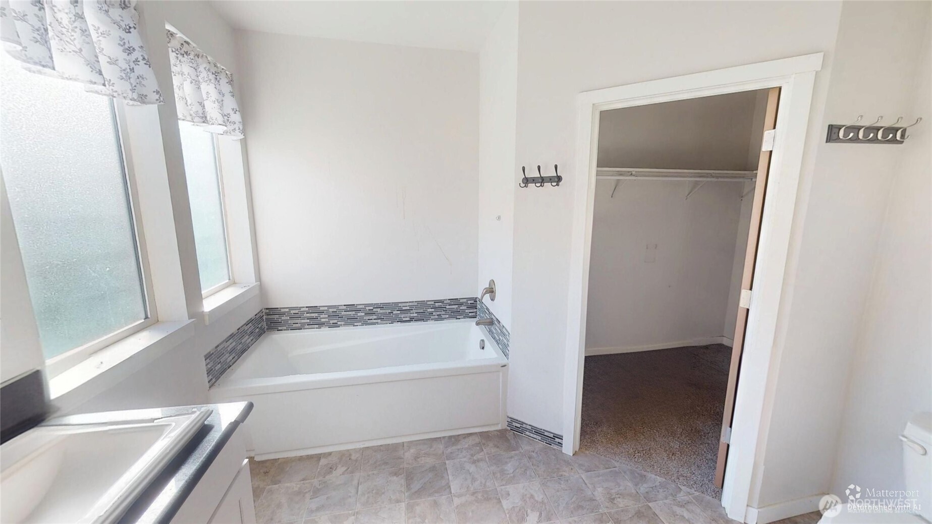 706 Miller Street Property Photo 10