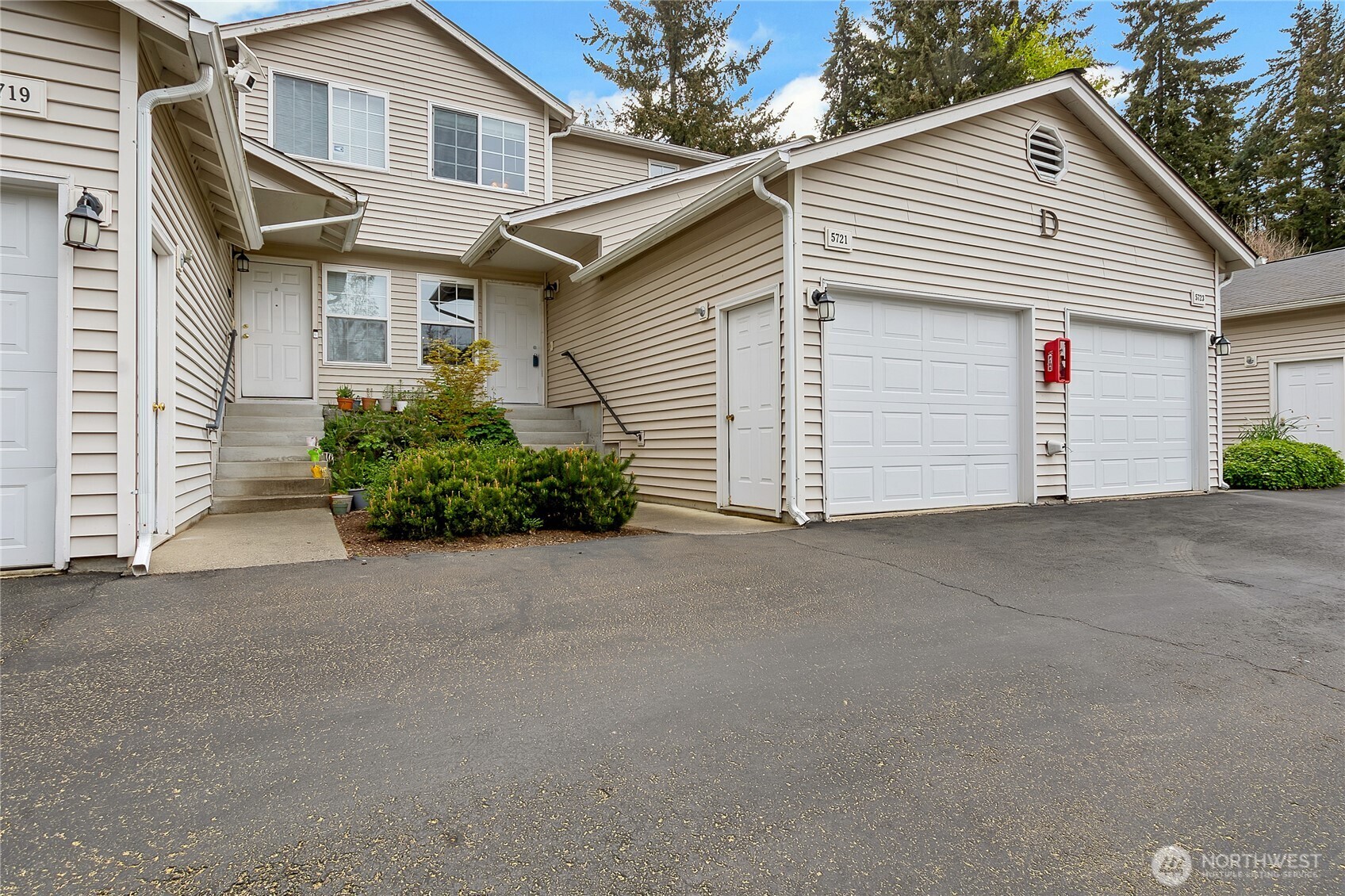 5721 99th Street Ct Property Photo 1