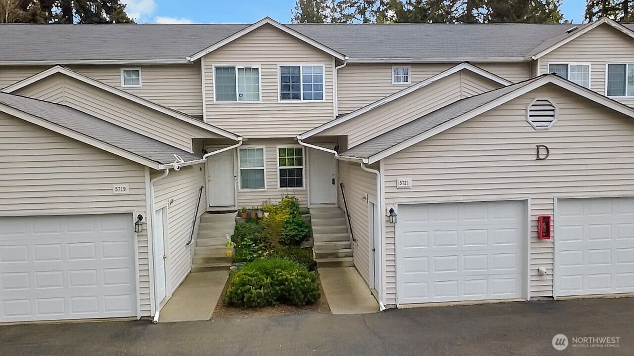 5721 99th Street Ct Property Photo 2