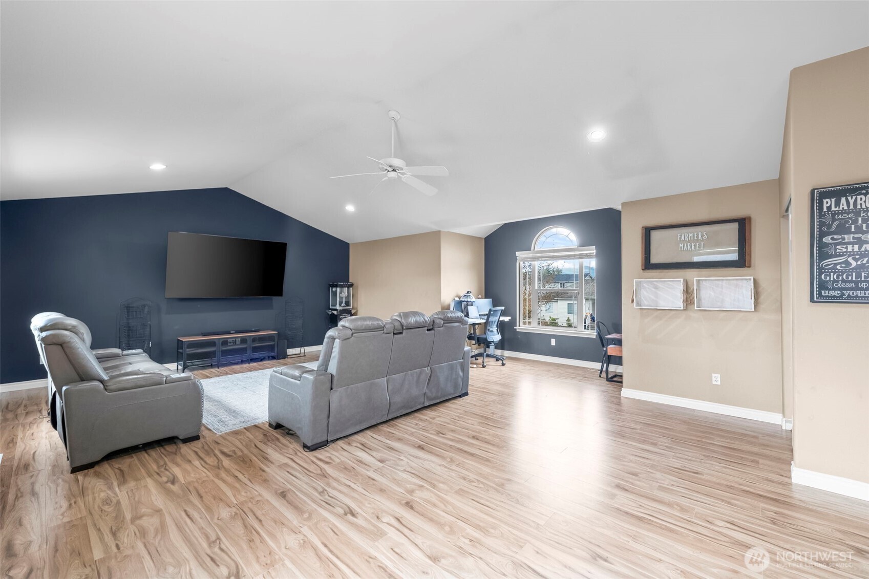 425 Sorensen St Property Photo 34