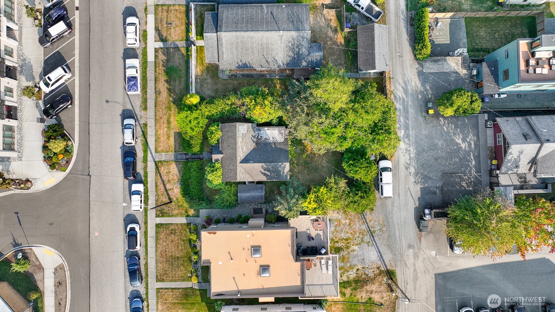 1302 Larrabee Avenue Property Photo 8