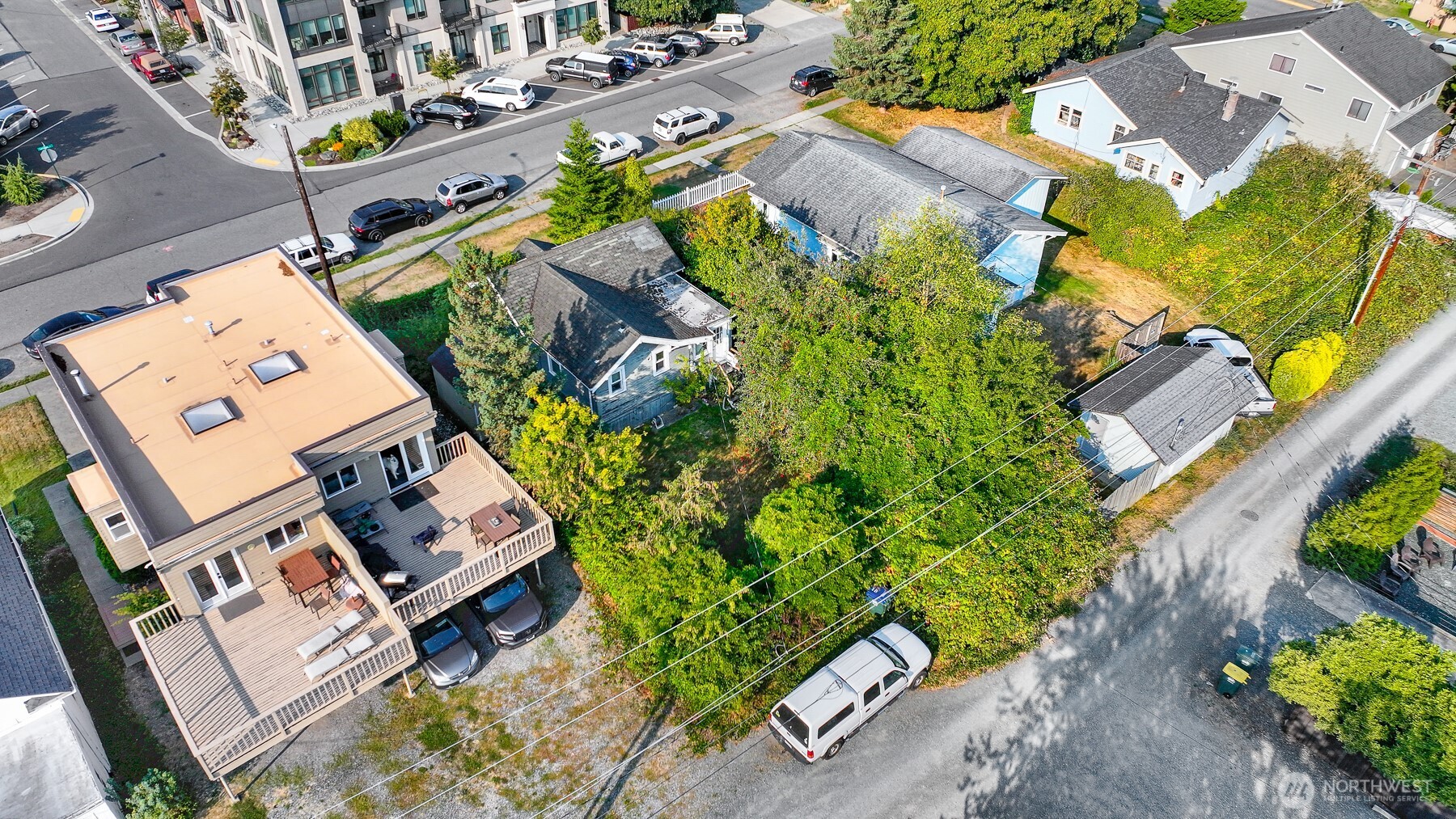 1302 Larrabee Avenue Property Photo 9