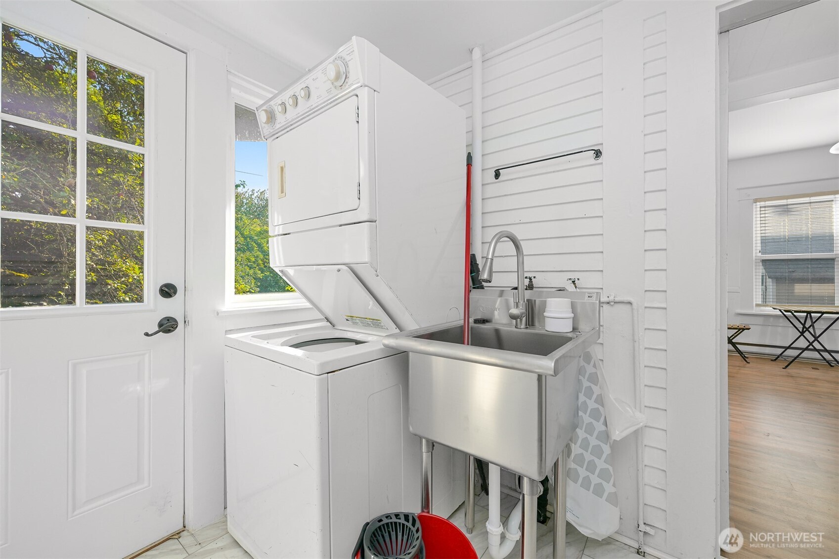 1302 Larrabee Avenue Property Photo 21