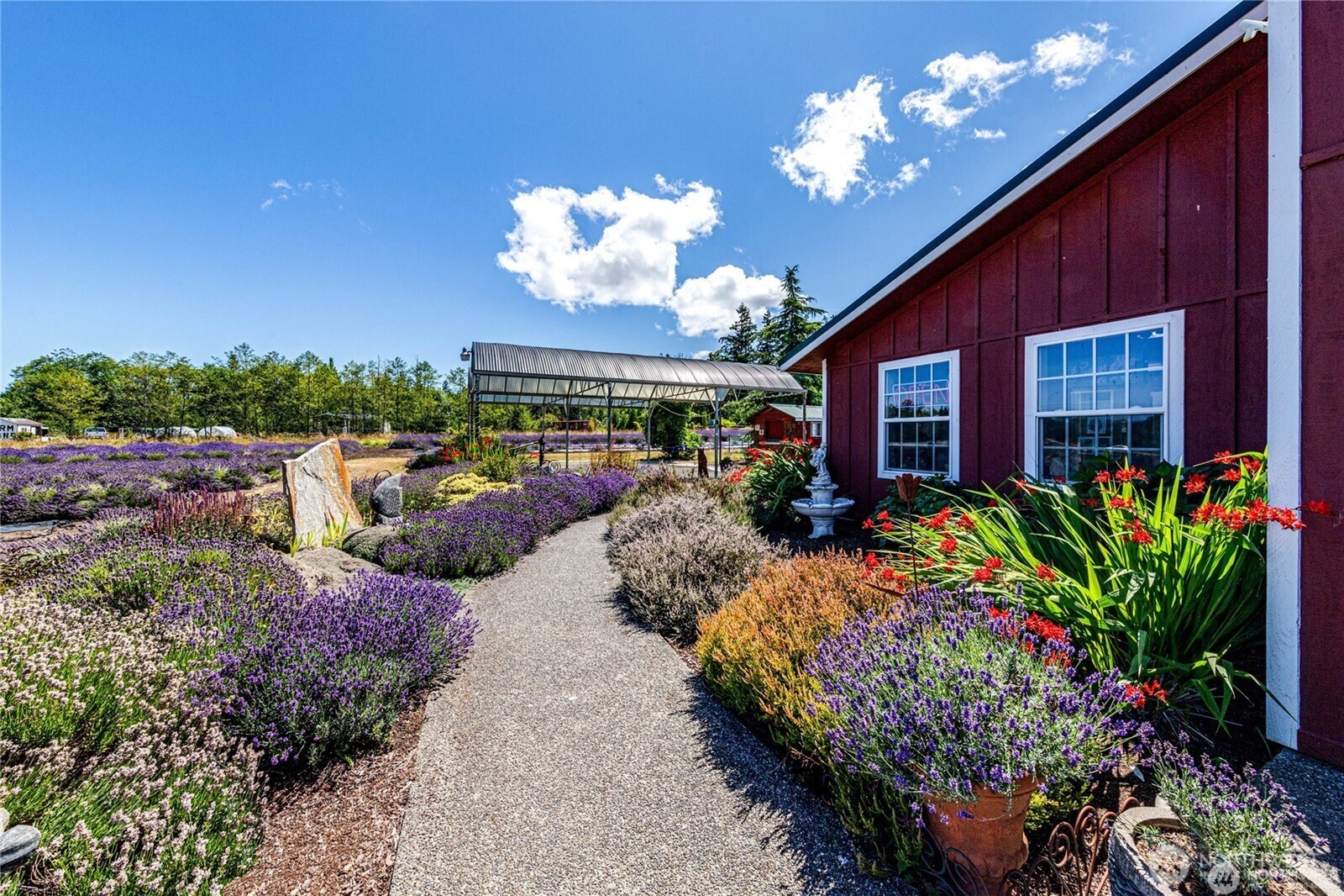 274154 Highway 101 Property Photo 11