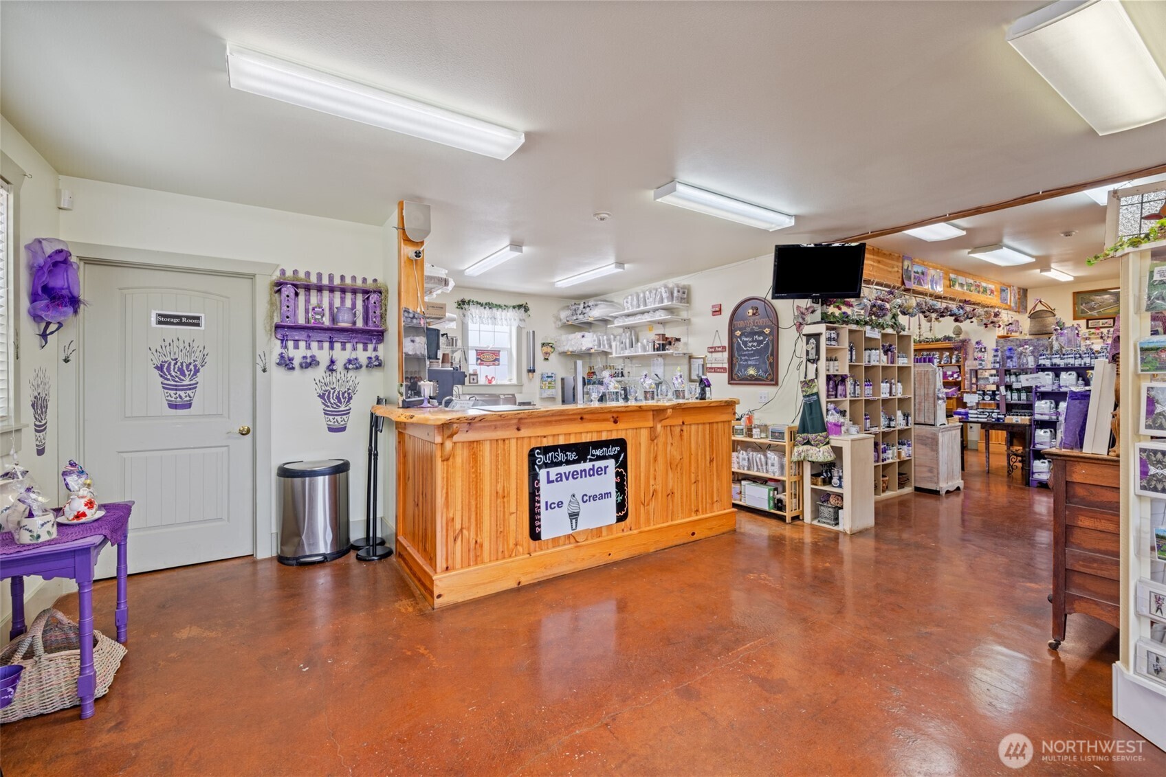274154 Highway 101 Property Photo 38