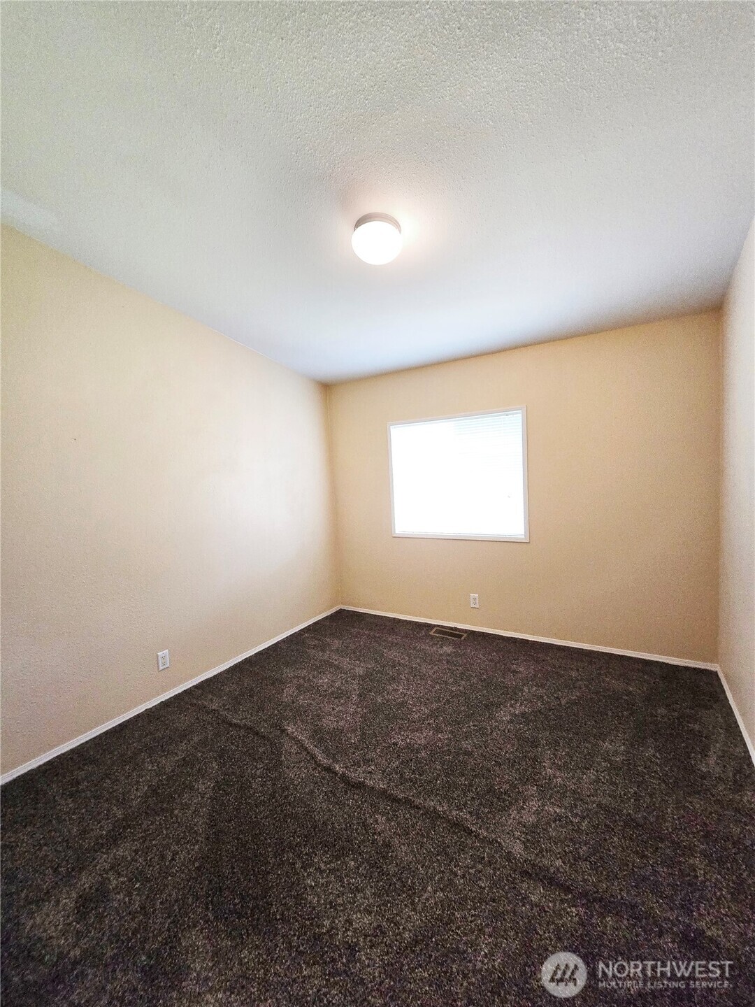 269 E Laurel Property Photo 8