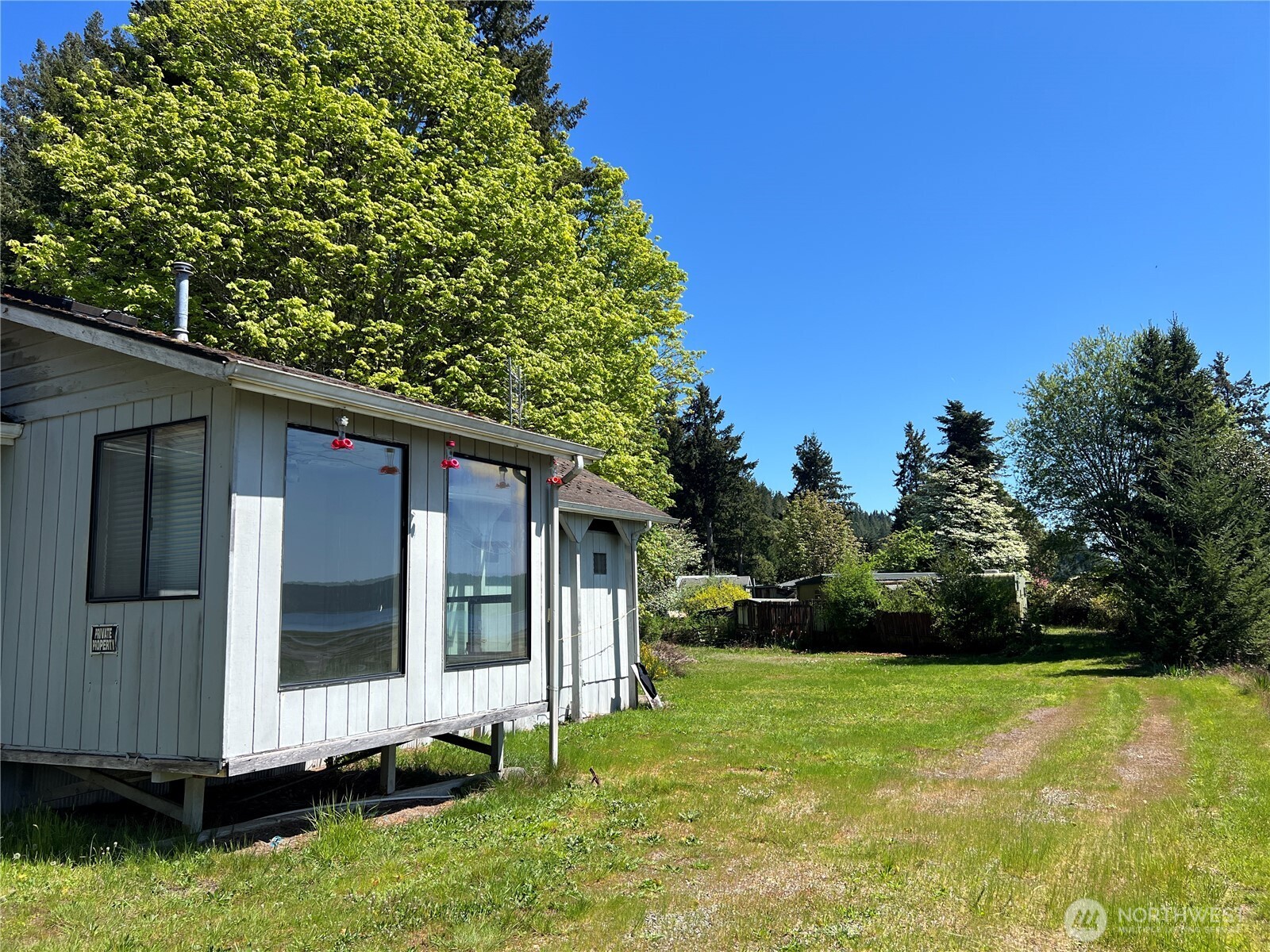 309885 Highway 101 Property Photo 4