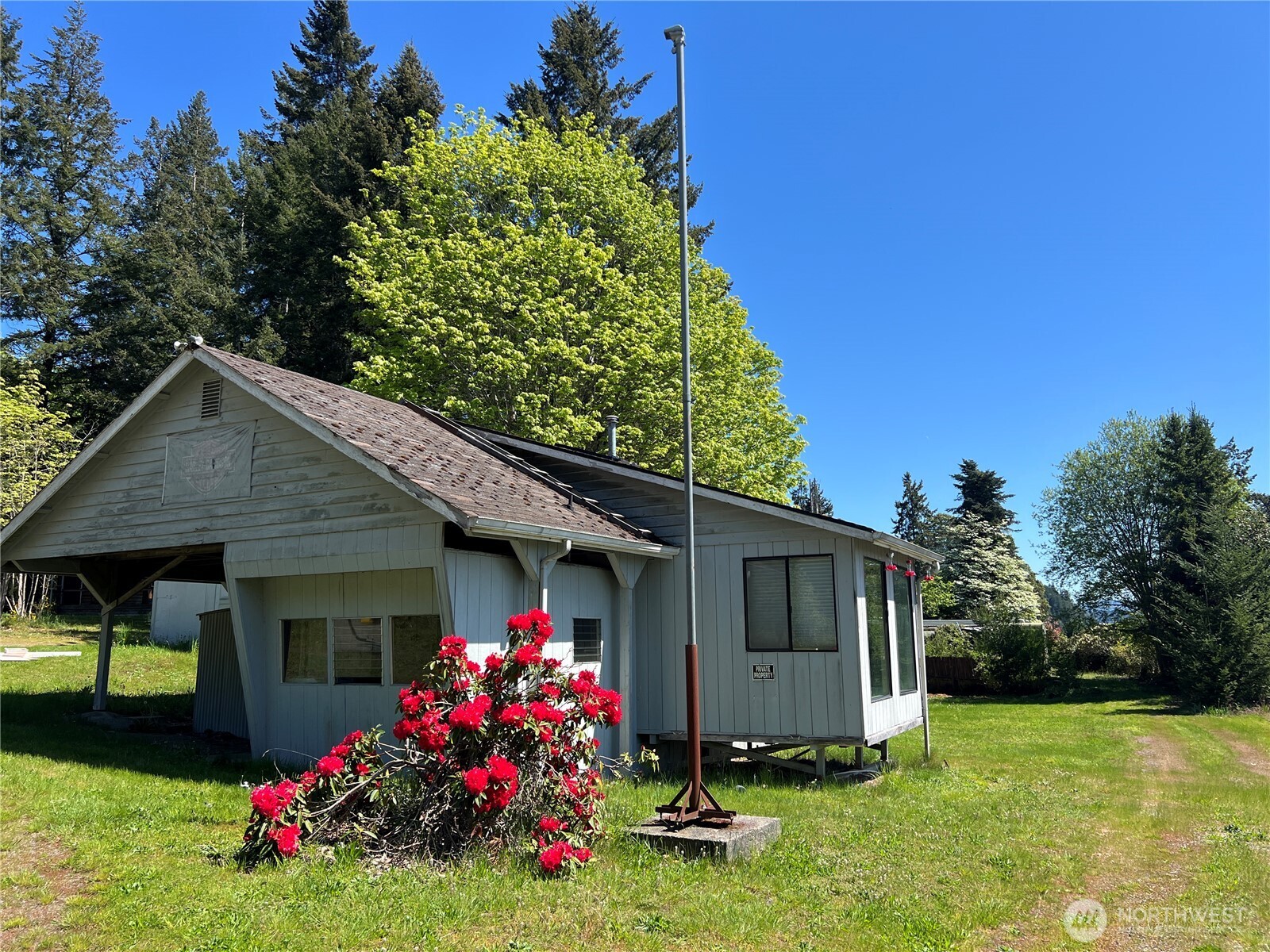 309885 Highway 101 Property Photo 5
