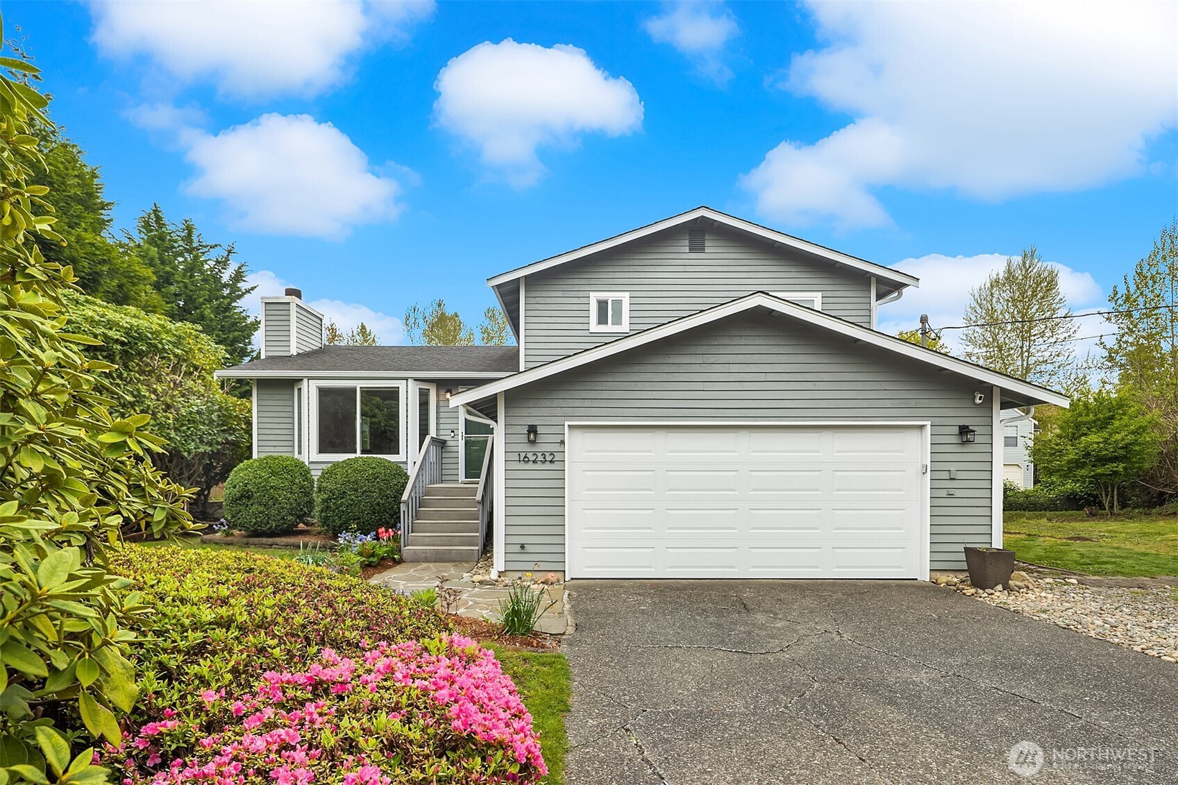 16232 2nd Place Property Photo 1