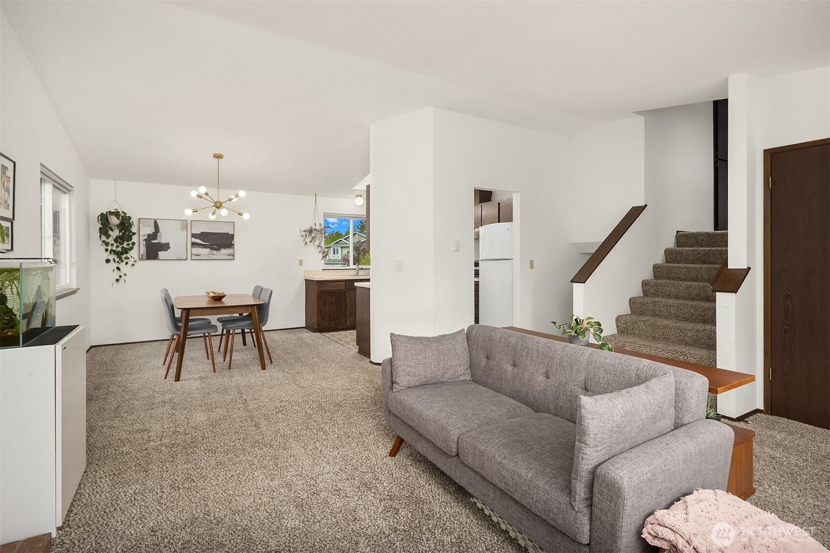16232 2nd Place Property Photo 3