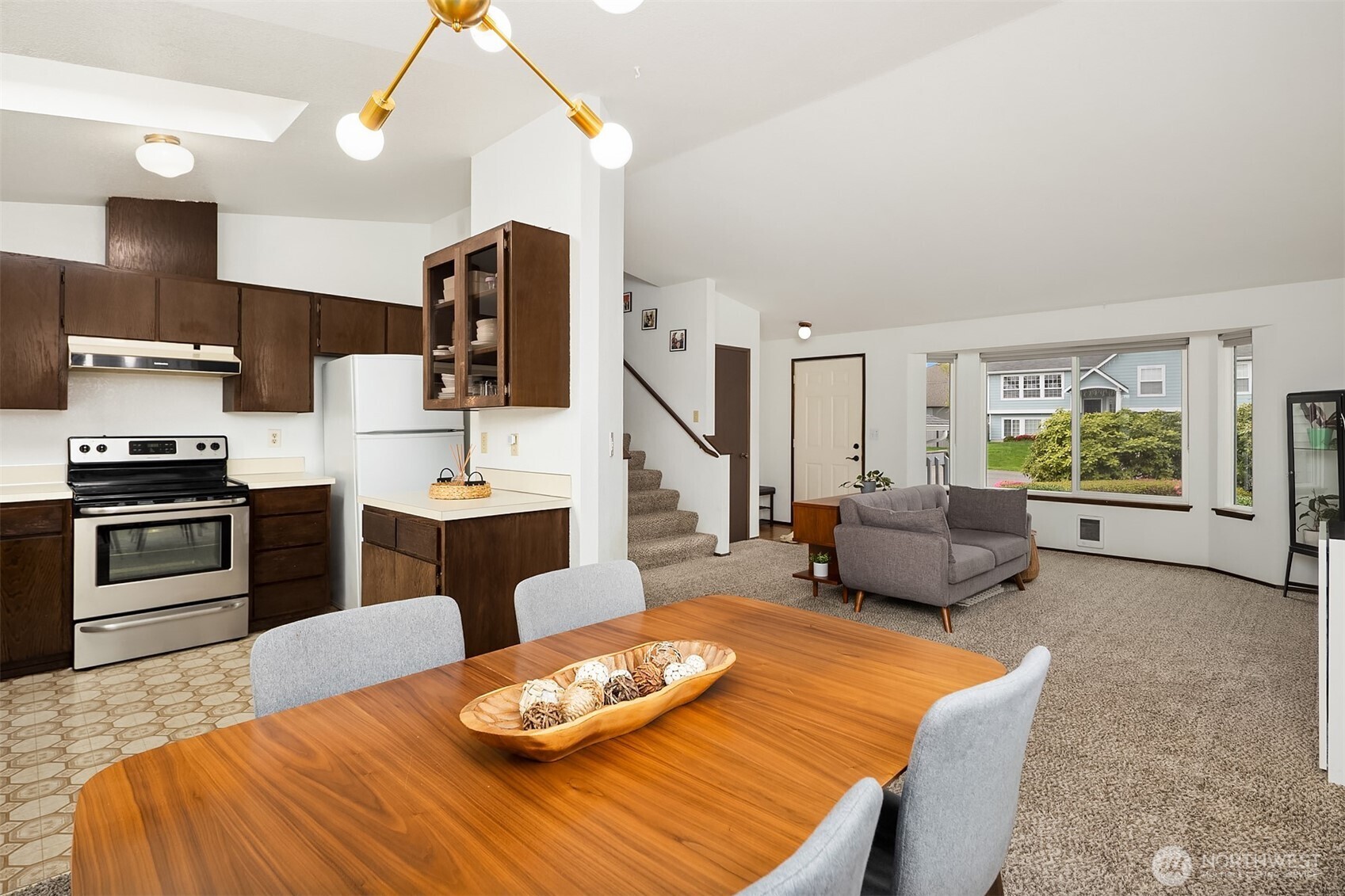 16232 2nd Place Property Photo 7