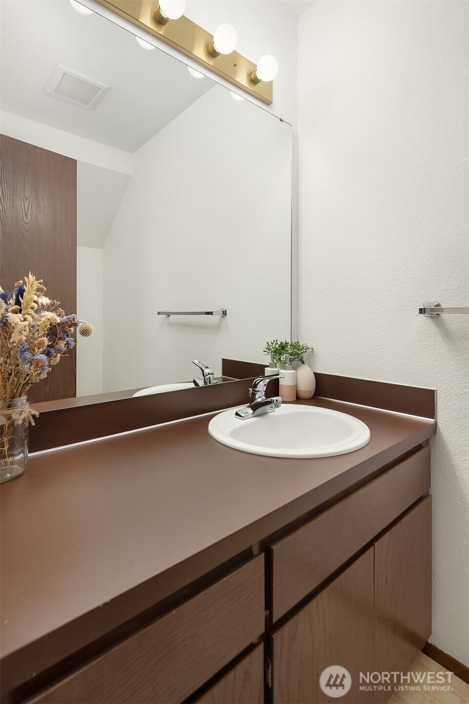 16232 2nd Place Property Photo 17