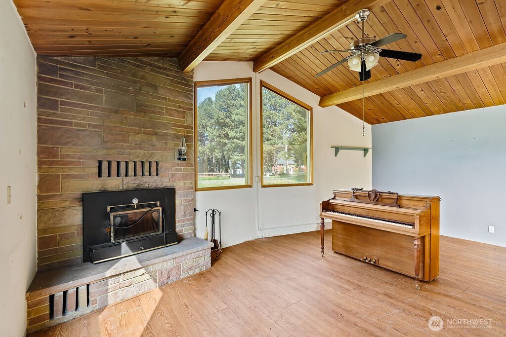 2512 Hannah Road Property Photo 5