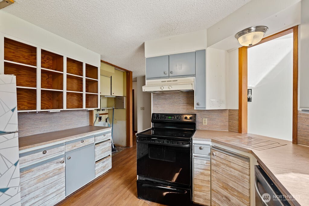 2512 Hannah Road Property Photo 9