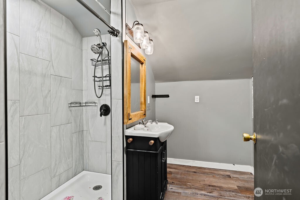 2512 Hannah Road Property Photo 19