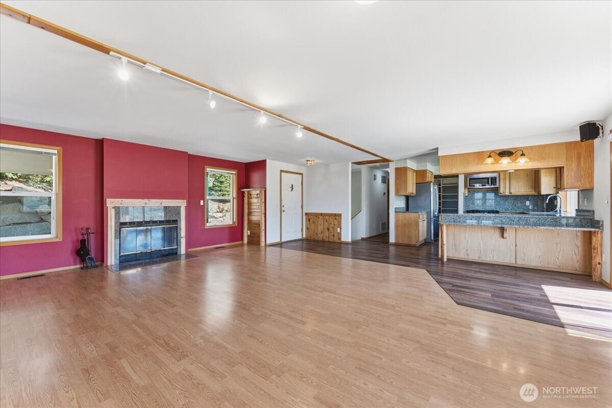 404 S Clifford Street Property Photo 10